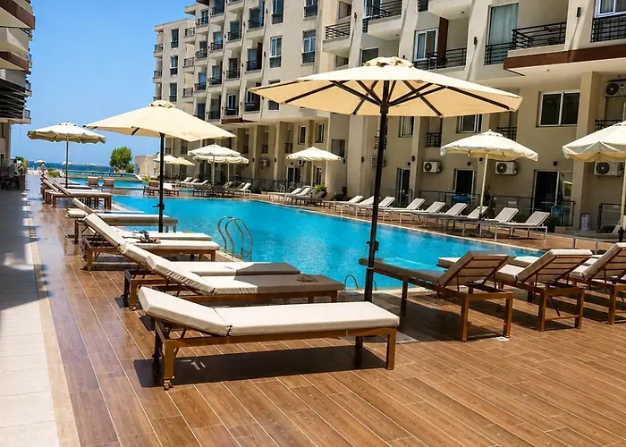 Aqua Fun Romnetic -with Privet Pool & Apartment *